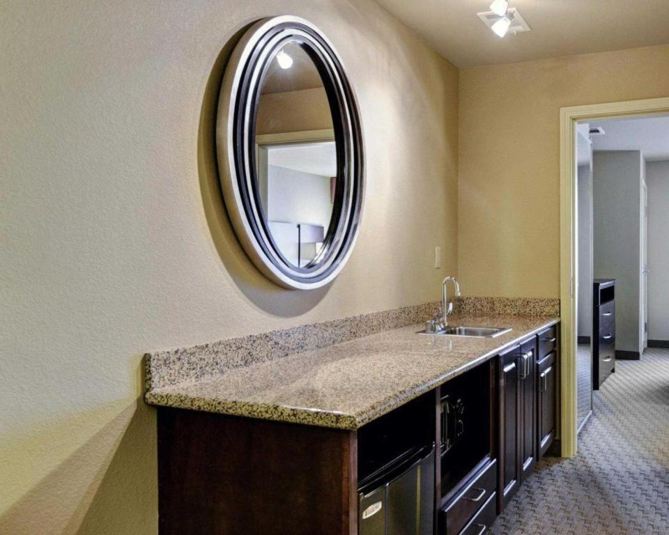 Comfort Suites Near Hot Springs Park Экстерьер фото