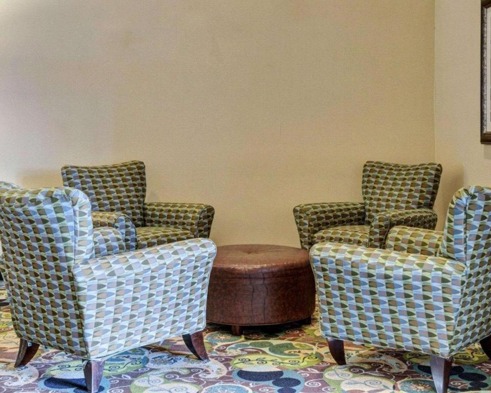 Comfort Suites Near Hot Springs Park Экстерьер фото